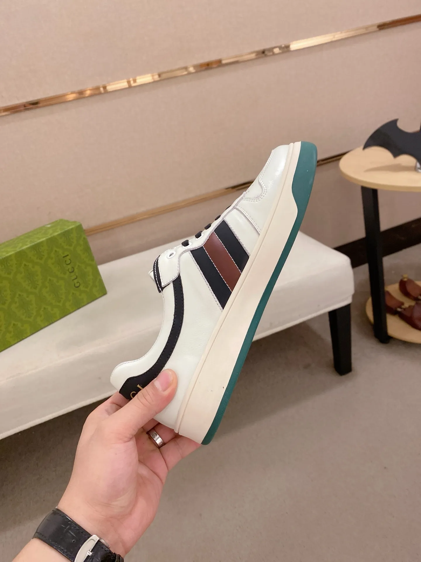 Men's clothing and shoes💰:440💰 (Gucci) The latest 🎁🎁casual and fashionable men's shoes👟 from the official website, hot style 💥 style is simple and elegant, exclusive for trendy men. Unique latest brand elements from the official website 👑original Gucci decoration, fashionable and generous, original cowhide leather ✅sheepskin lining, official website designated wear-resistant casual outsole, classic model taken at the counter in kind🎬38-44